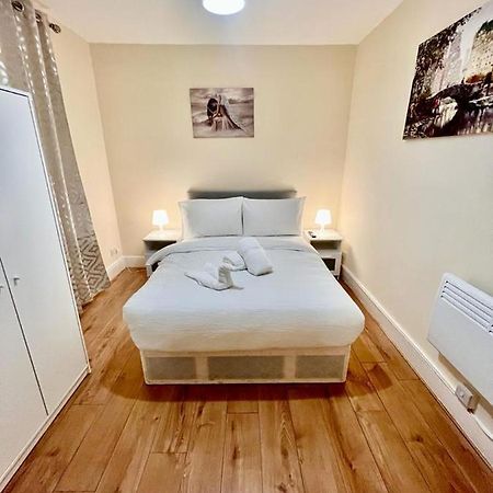 Studio Flat In Colliers Wood Apartman London Kültér fotó