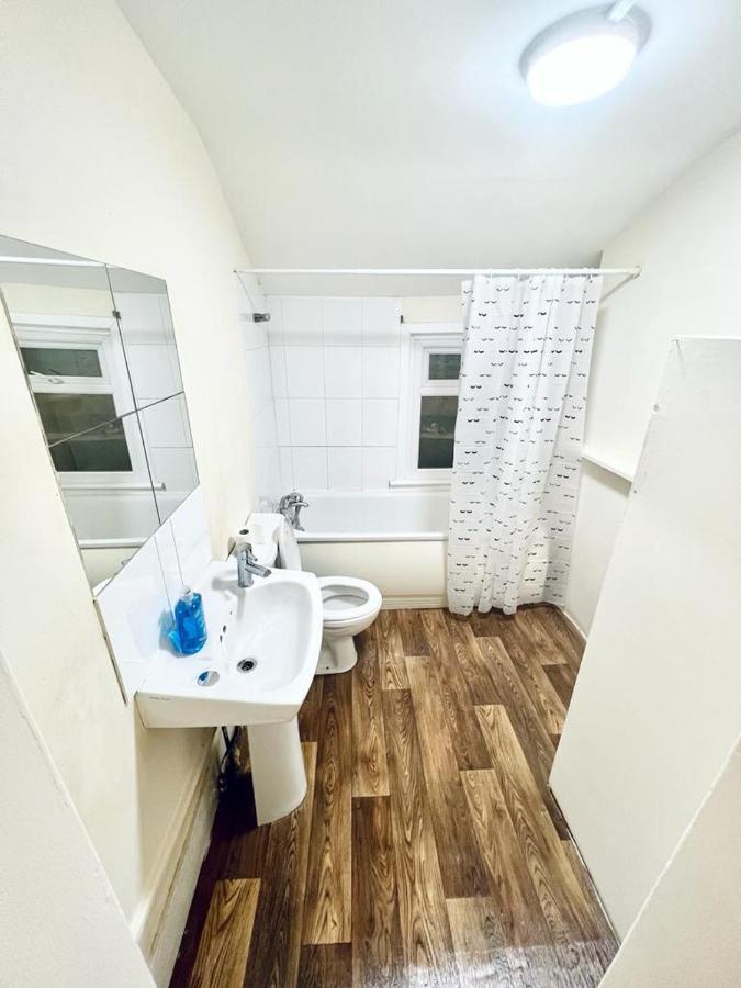 Studio Flat In Colliers Wood Apartman London Kültér fotó