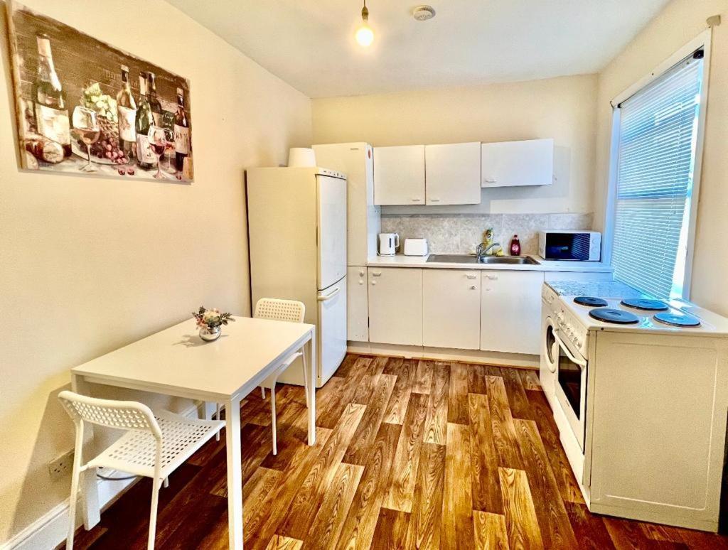 Studio Flat In Colliers Wood Apartman London Kültér fotó